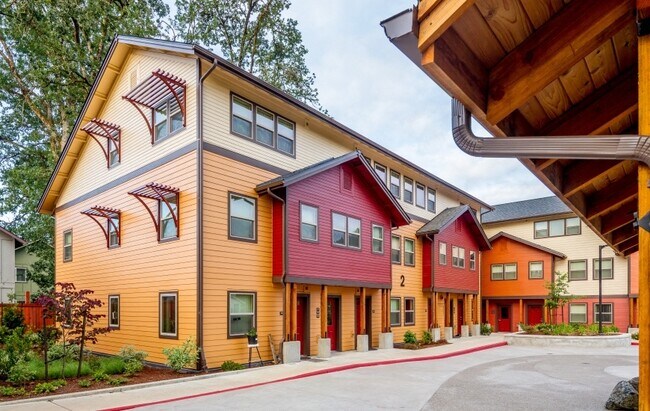 Building Photo - The Oaks at 14th