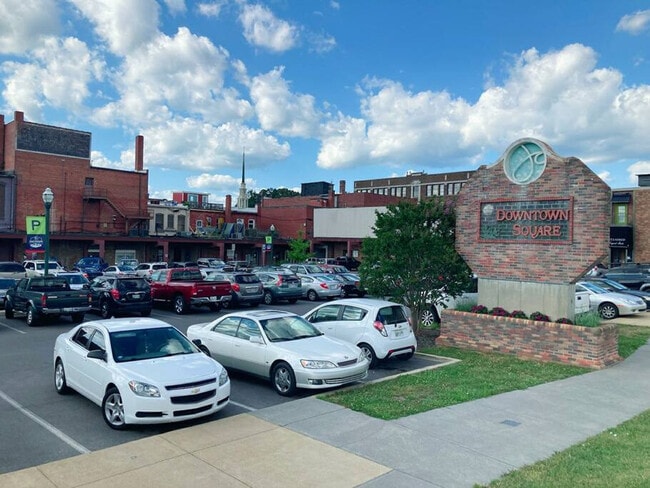 Building Photo - 202 E Main St