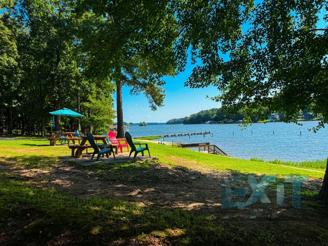 Building Photo - Welcome to Your Fresh Start at 139 Cookout...