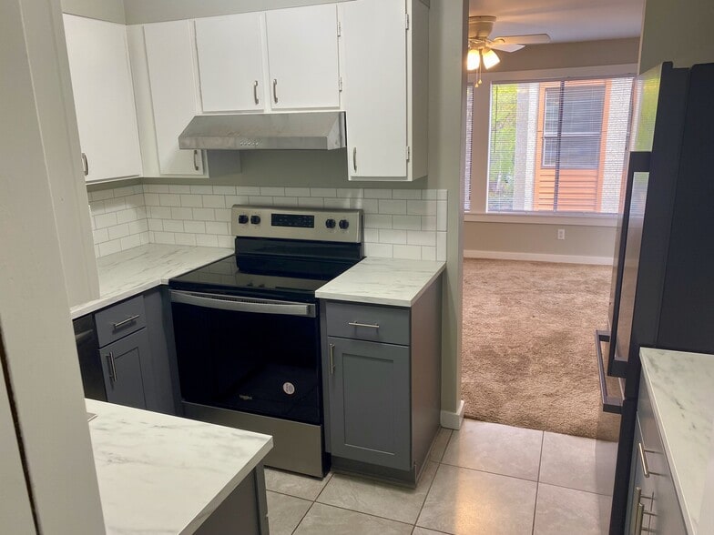 Building Photo - 400 Taylor Ave NW