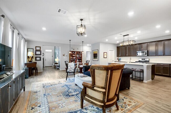 Building Photo - 2432 Berryville Ln