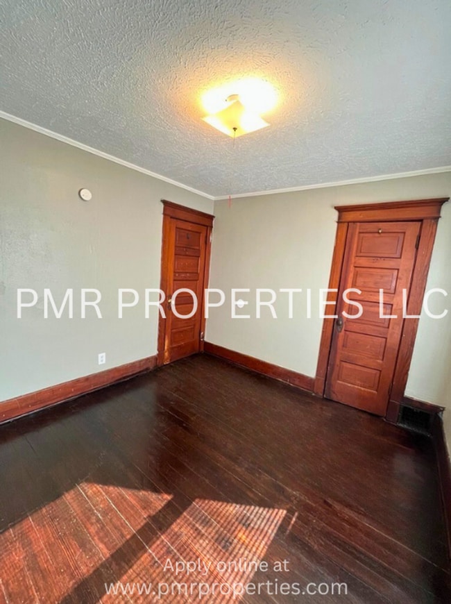 Building Photo - 3Bedroom/1Bathroom Home