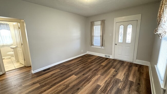 Building Photo - 321 E Tennessee St