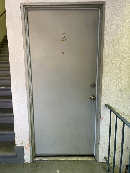 Building Photo - 811 Broadway St