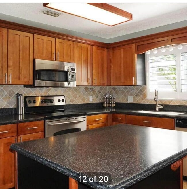 Building Photo - 4892 Erin Ln
