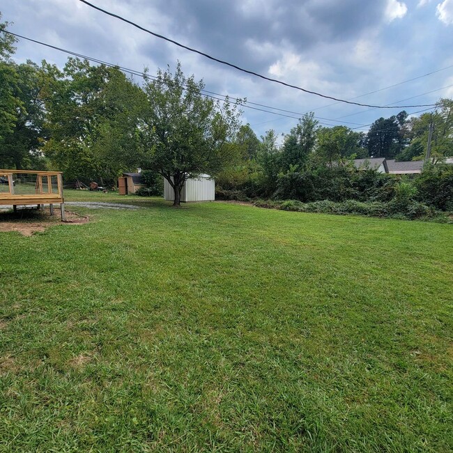 Building Photo - 3/2 Brick Home in Cookeville City Limits