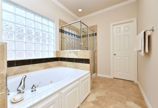 Building Photo - 1226 Sopris Dr