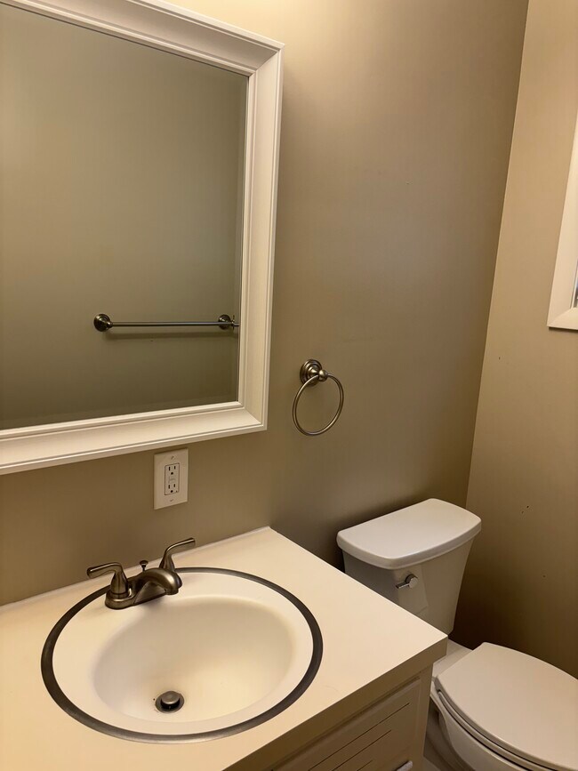 Building Photo - 3511 Becky Cir NW