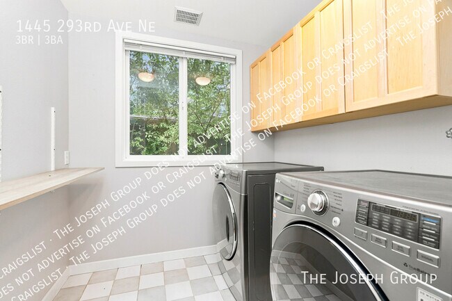 Building Photo - 1445 293rd Ave NE