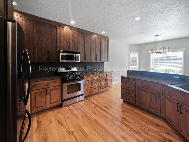 Building Photo - 345 E Kite Dr