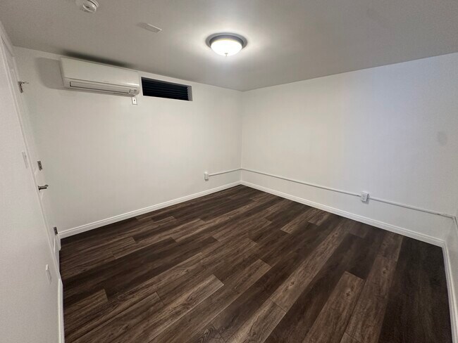 Building Photo - 6108 Carmen Pl