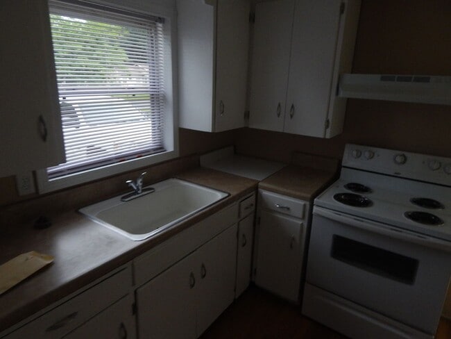 Building Photo - Cute home in Lakeland