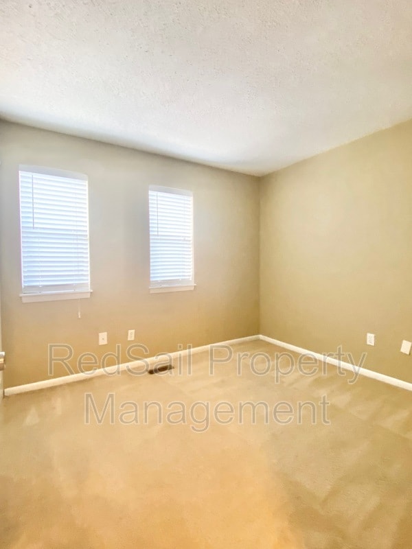 Building Photo - 1105 Old Denbigh Blvd
