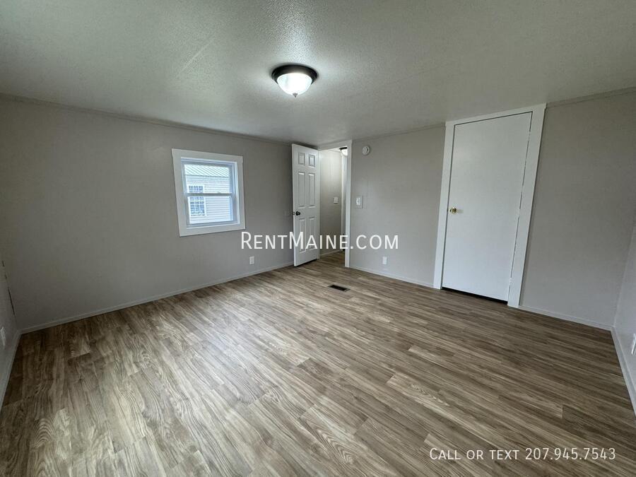 Building Photo - 108 D St