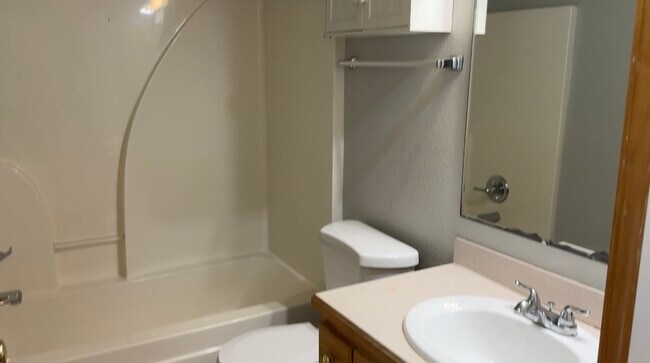 Building Photo - 847 Locust St