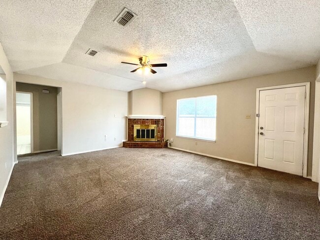 Building Photo - 5908 10th Dr