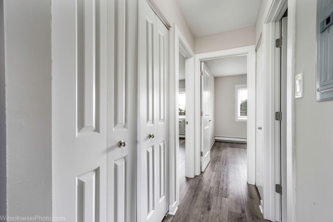 Building Photo - 1305 Turtle Creek Cir