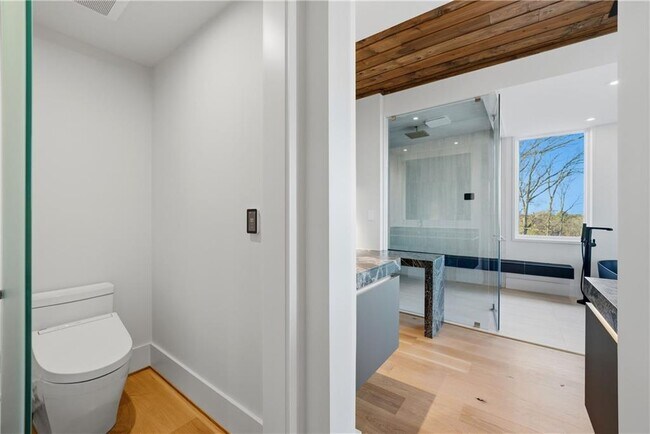 Building Photo - 1033 Reeder Cir NE