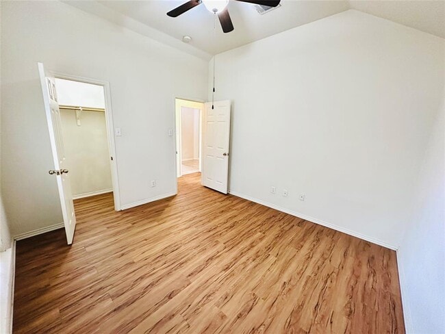 Building Photo - 1101 Hunter's Creek Dr