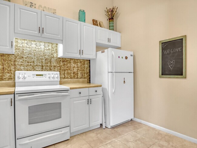 Building Photo - 6552 Chasewood Dr