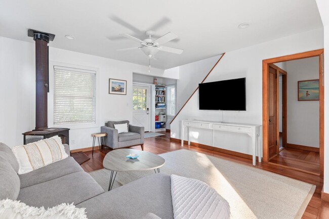 Building Photo - 38 Homesite Ave