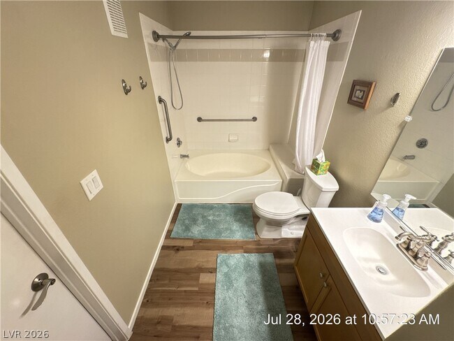Building Photo - 950 Seven Hills Dr