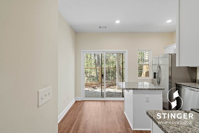 Building Photo - 204 Admiration Ave