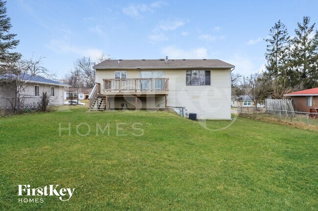 Building Photo - 185 Mulford Dr