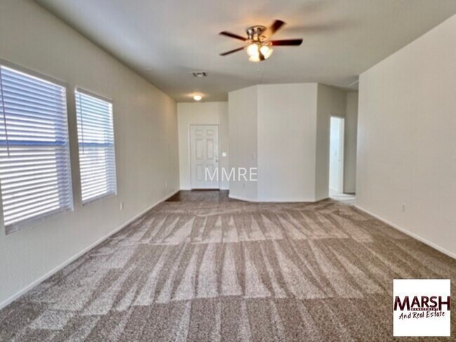 Building Photo - Nice 3 bedroom home with new paint &amp; new carpet in Mesa!