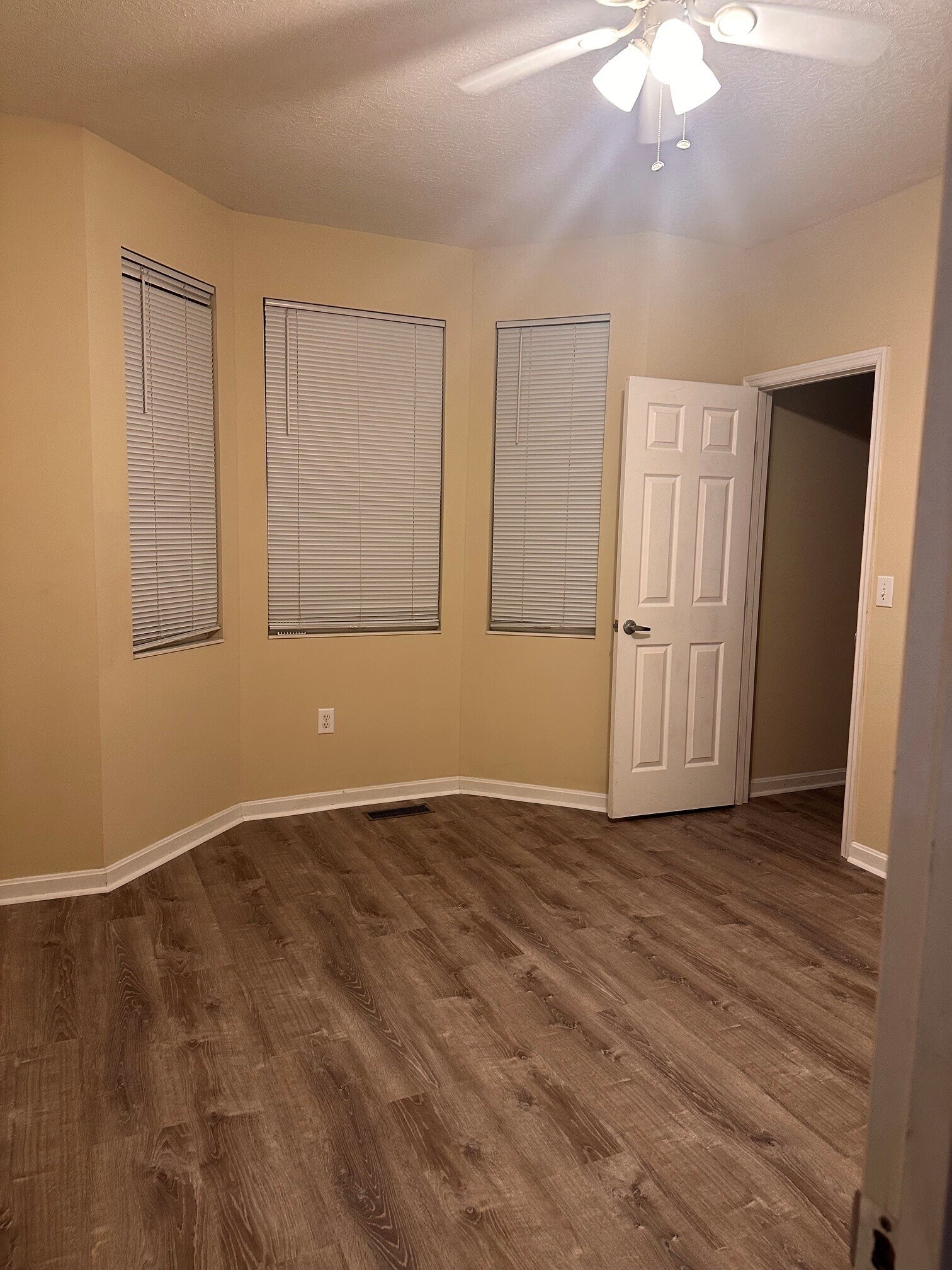 Building Photo - 7545 Mansion Cir