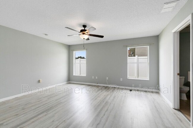 Building Photo - 12 Sawfish Ln