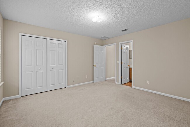 Building Photo - 310 Scrub Jay Dr