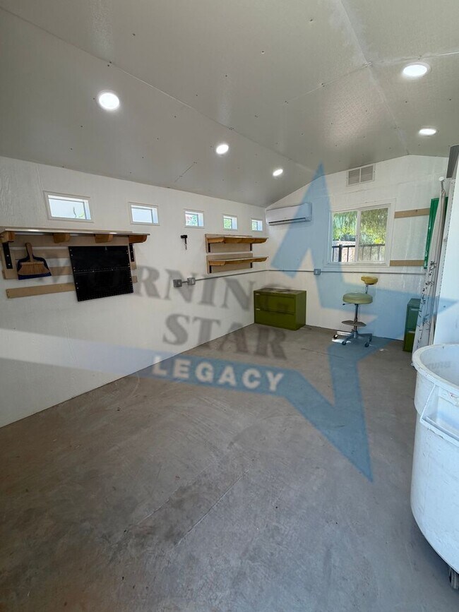 Building Photo - 4648 Mesa Rico Dr