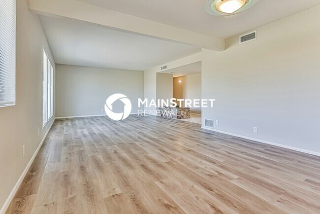 Building Photo - 4 Bedroom Pet-Friendly Home in Mesa, AZ with Main Street Renewal