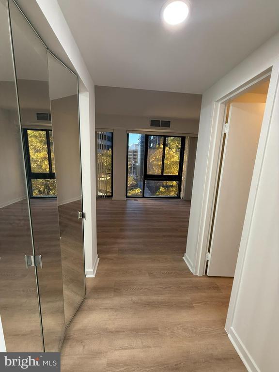 Building Photo - 1530 Key Blvd