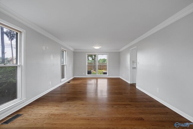 Building Photo - 101 Shady Ln