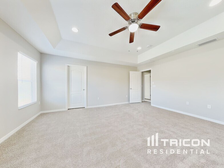 Building Photo - 19609 Timberbluff Dr