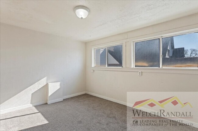 Building Photo - 2547 Adams Ave