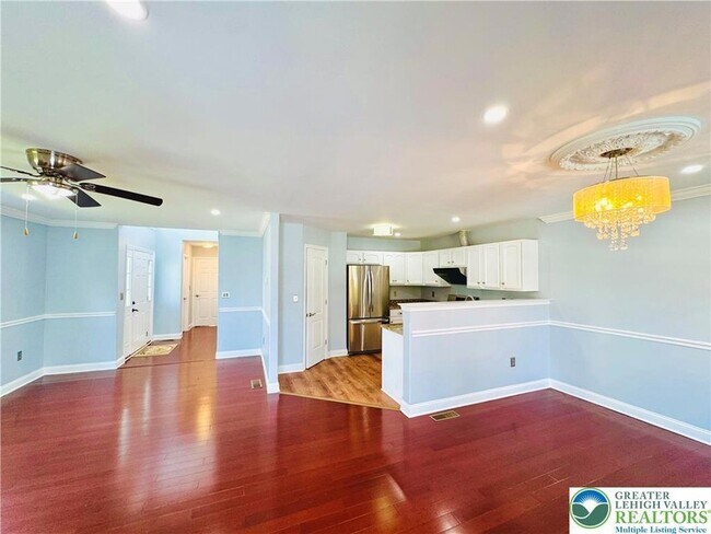 Building Photo - 6945 Hunt Dr