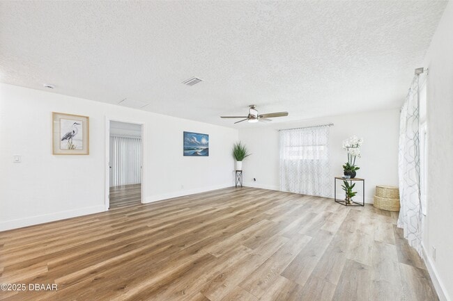 Building Photo - 4035 Oriole Ave