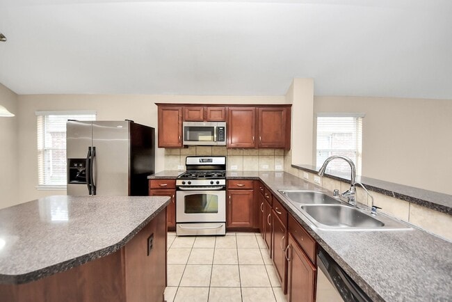 Building Photo - 1722 Lansing Cove Dr