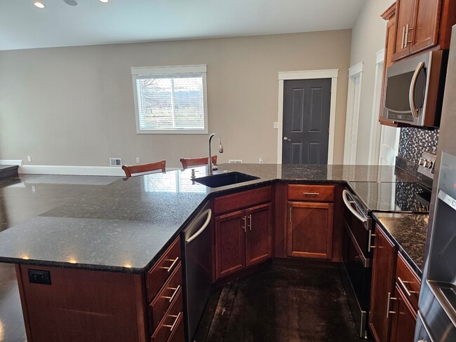 Building Photo - 10203 White Birch Ln