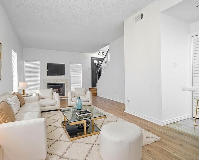 Building Photo - 1515 Sandy Springs Rd