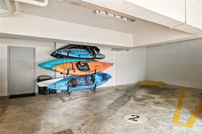 Building Photo - 1810 43rd Ave E