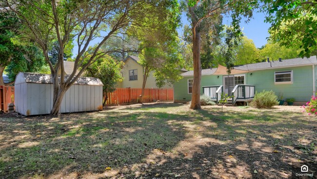 Building Photo - 518 Yuba St