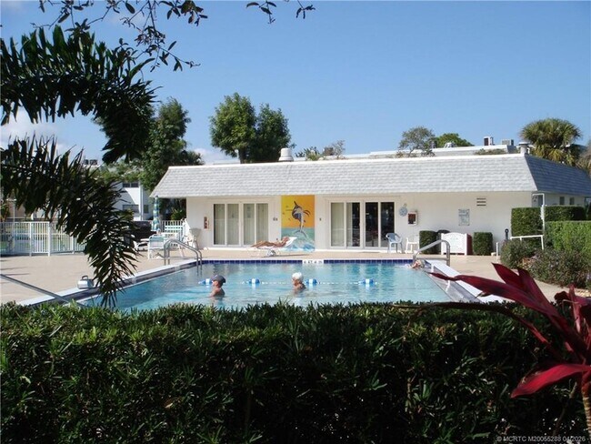 Building Photo - 2929 SE Ocean Blvd