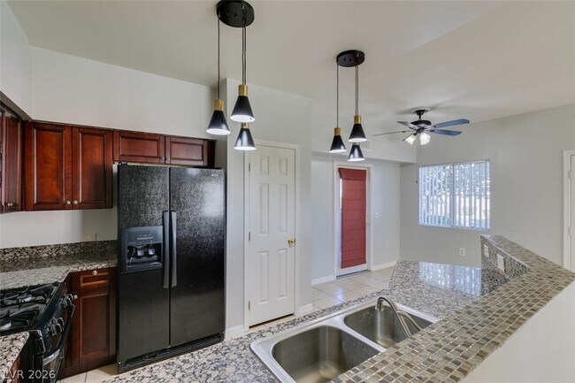 Building Photo - 10245 S Maryland Pkwy