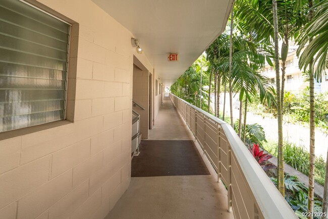 Building Photo - $1,790/ 1 BED / 1 BATH/ 1 PARKING IN MAKIKI