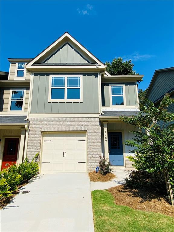 Building Photo - 1093 N Village Dr