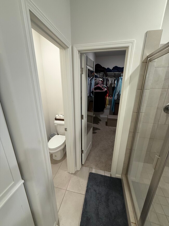 Building Photo - 430 Maple St